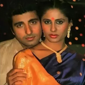 Arya Babbar Mother With His Father