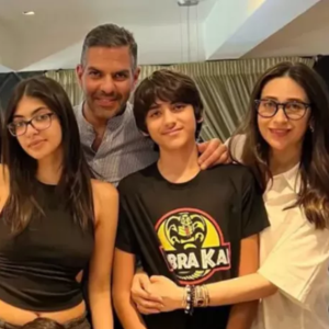 Samaira Kapoor Family Photo